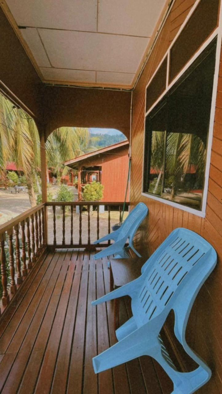 Salang Sayang Resort , Pulau Tioman Kampong Ayer Batang Екстериор снимка