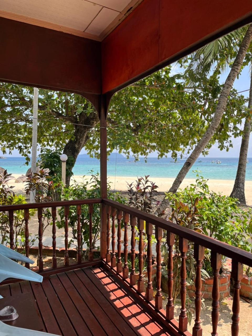 Salang Sayang Resort , Pulau Tioman Kampong Ayer Batang Екстериор снимка